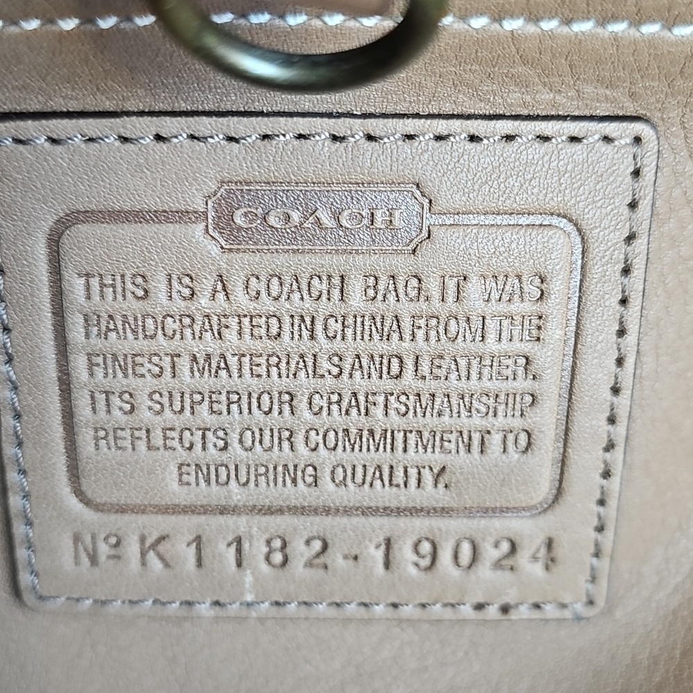 Rare COACH 2011 Poppy Horse & Carriage Nubuck Tote - LTD ED Putty - HTF - Picture 4 of 15